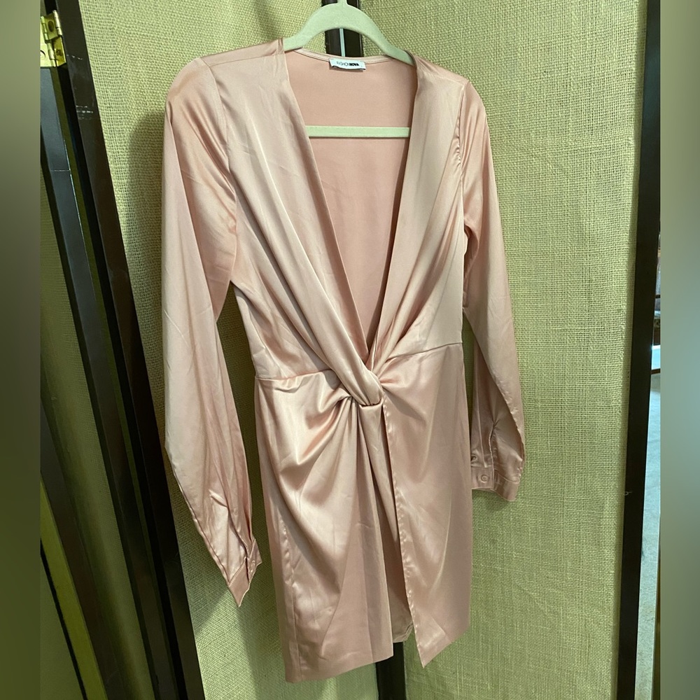 Fashion nova light pink dress long sleeve